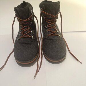 OLD NAVY KIDS HIKING BOOTS